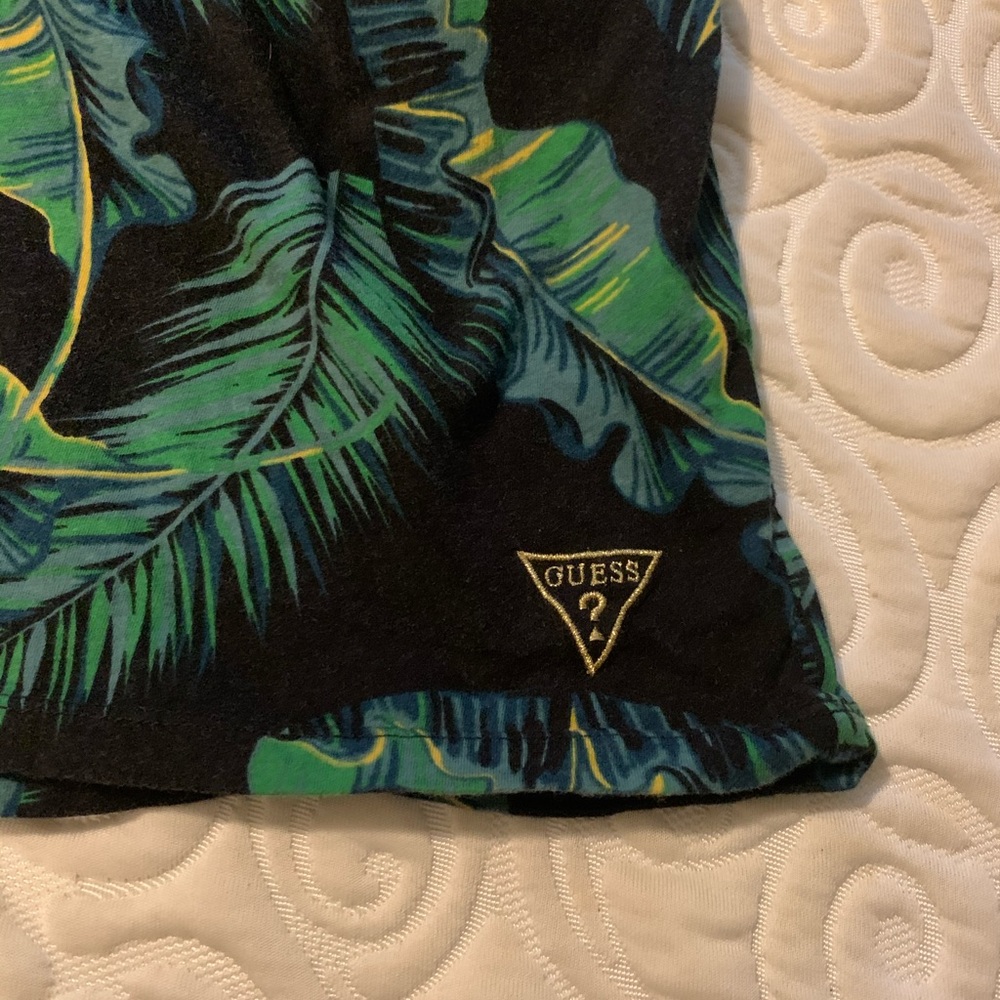 Guess Tee - Picture 3 of 3